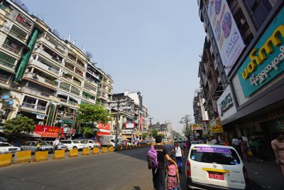 ヤンゴンの街並み